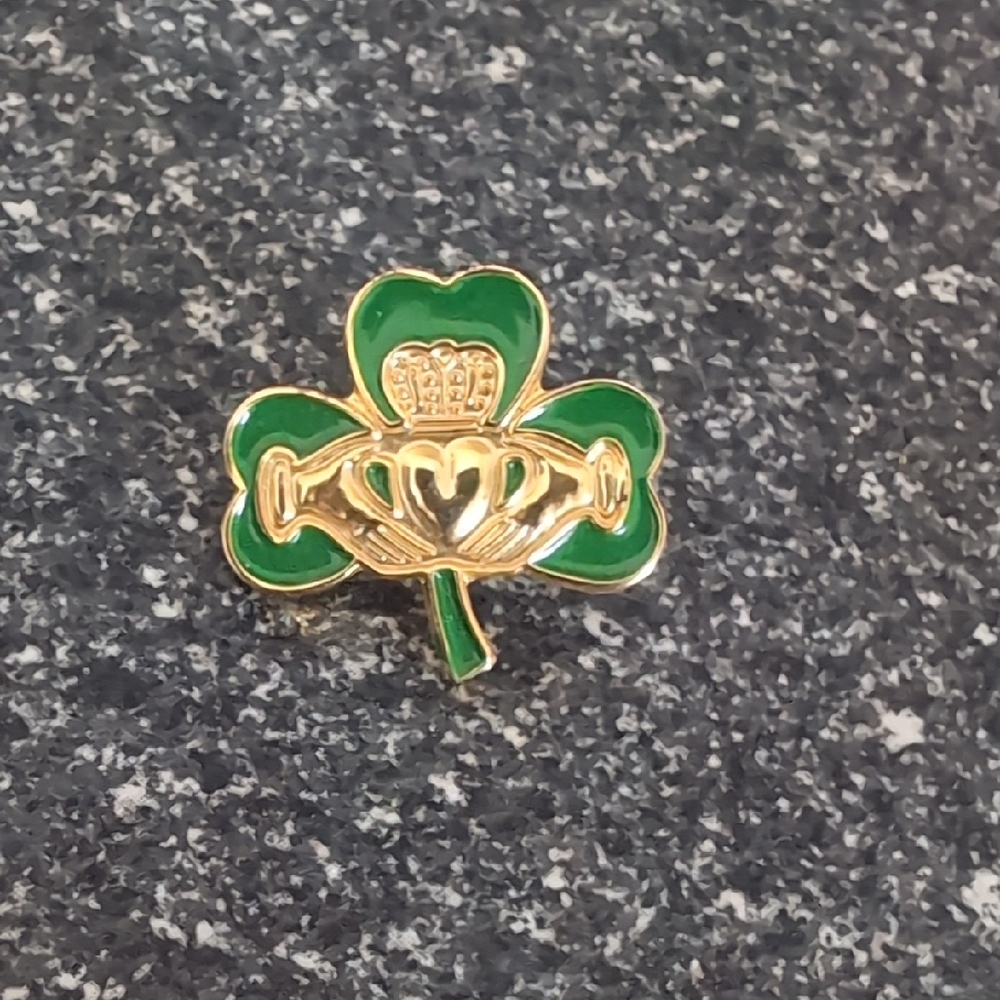 Irish Claddagh Gold Crowned Heart Green & Gold Lucky Shamrock Lapel Pin 💛☘️👑